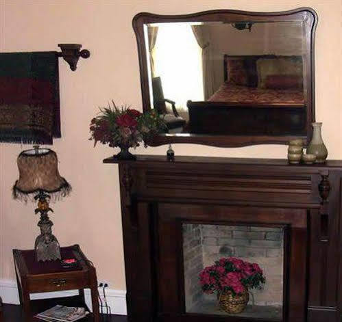 Ainsworth House Inn Luling Екстериор снимка