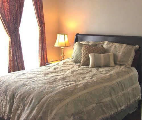 Ainsworth House Inn Luling Екстериор снимка